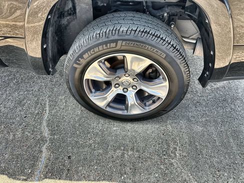 Used 2021 RAM 1500 Laramie AWD/4WD image 12