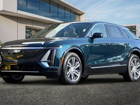 New 2026 Cadillac Lyriq Luxury image 8