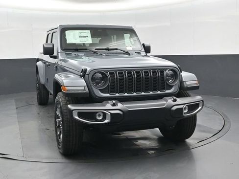 New 2026 Jeep Gladiator Sport AWD/4WD image 10