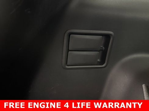 Used 2023 GMC Acadia SLE image 30