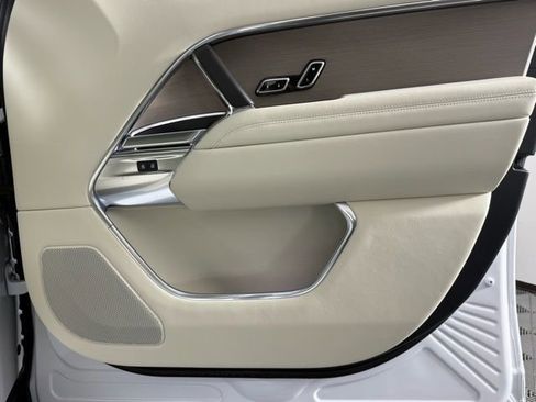 New 2026 Land Rover Range Rover SE image 31