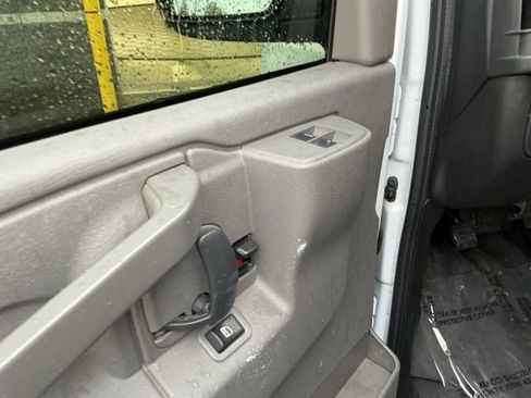 Used 2017 Chevrolet Express 3500 image 13