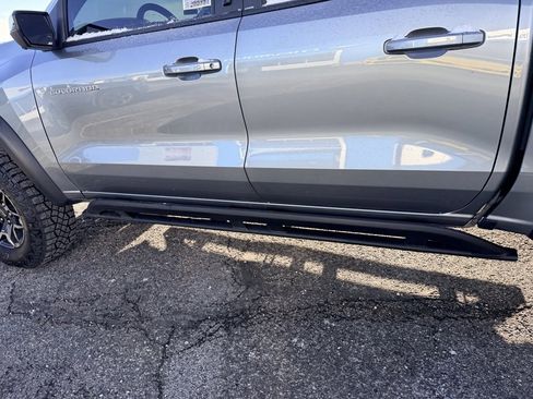 Used 2025 Chevrolet Colorado ZR2 w/ Technology Package image 11