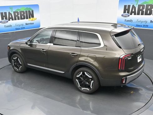 Used 2023 Kia Telluride EX w/ EX Captain's Chair Package FWD image 21