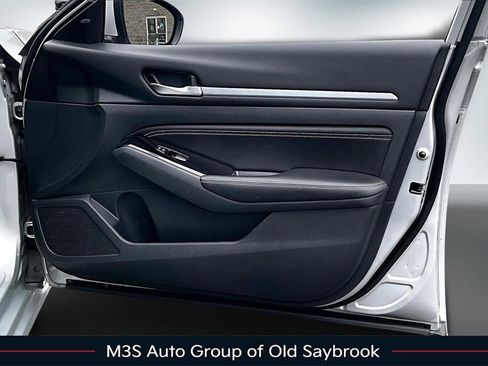 Used 2023 Nissan Altima 2.5 SV w/ SV Premium Package image 27