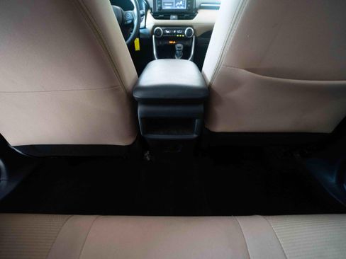 Used 2019 Toyota RAV4 LE w/ All Weather Liner Package AWD/4WD image 22