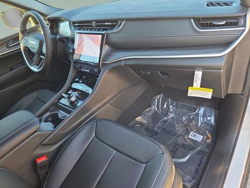 New 2025 Jeep Grand Cherokee L Limited w/ Luxury Tech Group II AWD/4WD image 31