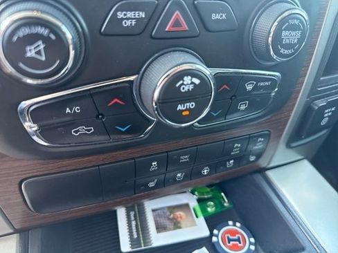 Used 2015 RAM 1500 Laramie w/ Convenience Group AWD/4WD image 25