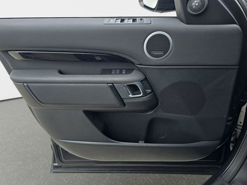 Certified 2025 Land Rover Discovery S AWD/4WD image 29