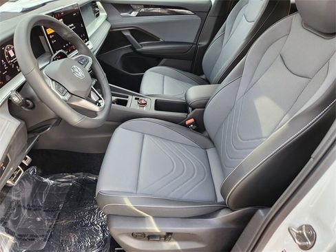 New 2026 Volkswagen Tiguan SE R-Line image 12