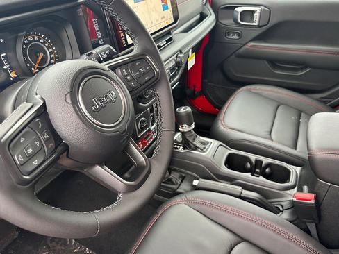 New 2026 Jeep Wrangler Unlimited Rubicon image 9