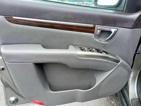 Used 2011 Hyundai Santa Fe GLS image 8