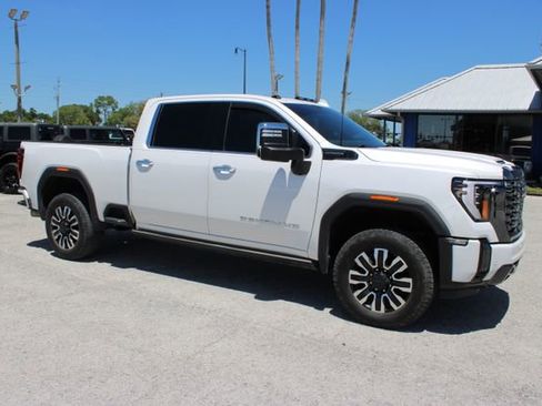 Used 2024 GMC Sierra 2500 Denali Ultimate image 13