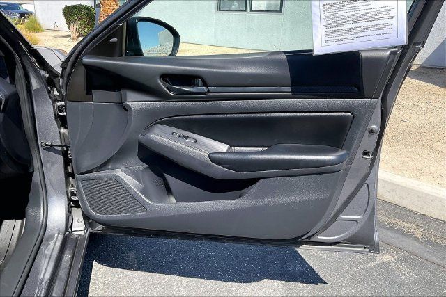 Certified 2025 Nissan Altima 2.5 S FWD image 23