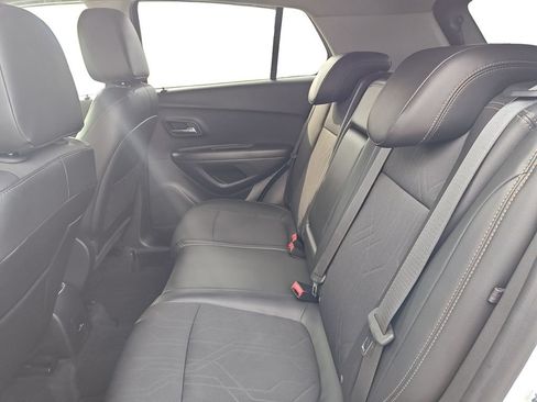 Used 2018 Chevrolet Trax LT w/ LT Convenience Package FWD image 13