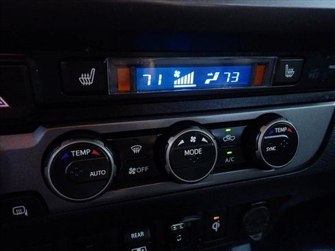 Used 2019 Toyota Tacoma TRD Off-Road AWD/4WD image 21