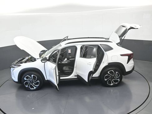Used 2025 Chevrolet Trax RS FWD image 62
