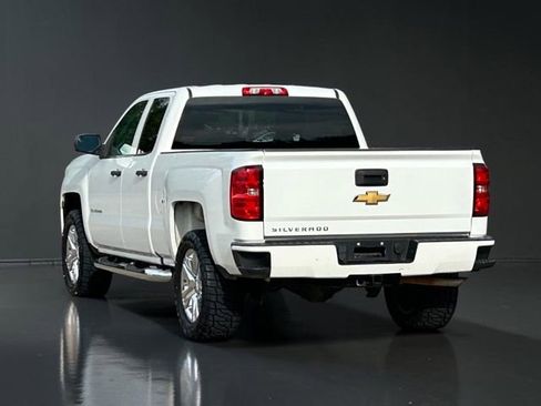 Used 2017 Chevrolet Silverado 1500 Custom w/ Trailering Package image 4