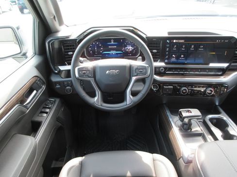 New 2026 Chevrolet Silverado 1500 LT Trail Boss w/ LT Trail Boss Premium Package AWD/4WD image 16