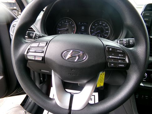 Used 2018 Hyundai Elantra GT image 12