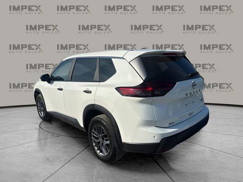Used 2024 Nissan Rogue S image 3