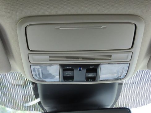 Used 2025 Honda Odyssey EX-L image 24