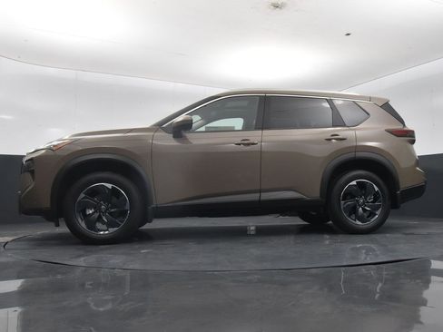 Certified 2025 Nissan Rogue SV w/ SV Premium Package image 25