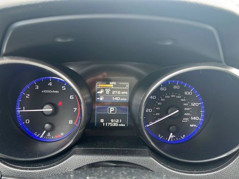 Used 2015 Subaru Legacy 2.5i Premium w/ Moonroof Package AWD/4WD image 10