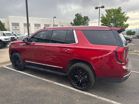 Used 2023 GMC Yukon SLT AWD/4WD image 4