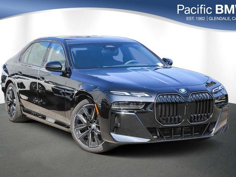 Used 2025 BMW i7 eDrive50 w/ M Sport Package image 1