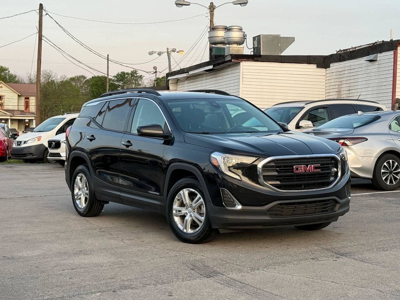 Used 2020 GMC Terrain SLE w/ Driver Convenience Package FWD image 3