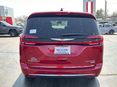New 2026 Chrysler Pacifica Limited AWD/4WD image 8