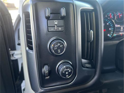 Used 2015 Chevrolet Silverado 1500 LT w/ LT Convenience Package AWD/4WD image 16