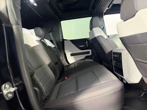 Used 2025 GMC Hummer EV 2X AWD/4WD image 31