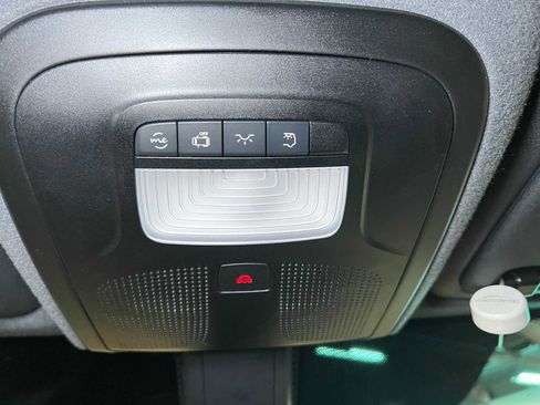 Used 2025 Mercedes-Benz Sprinter 2500 image 28