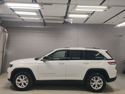 Used 2023 Jeep Grand Cherokee Limited AWD/4WD image 17