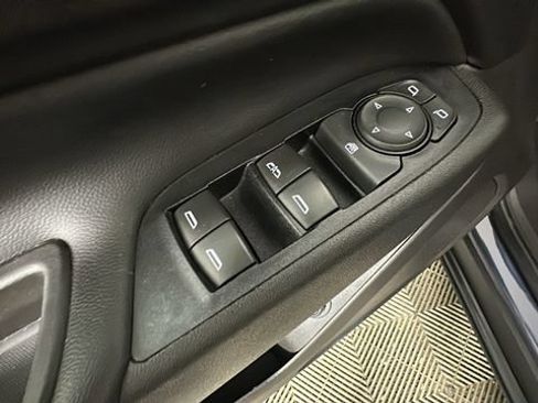Used 2018 Chevrolet Equinox LT AWD/4WD image 10