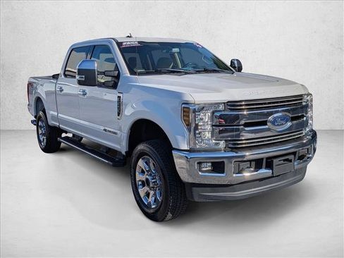 Certified 2019 Ford F250 Lariat w/ Chrome Package AWD/4WD image 3