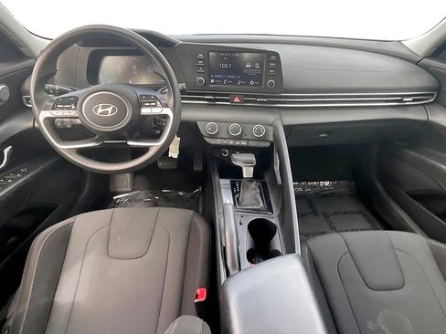 Used 2024 Hyundai Elantra SE image 14