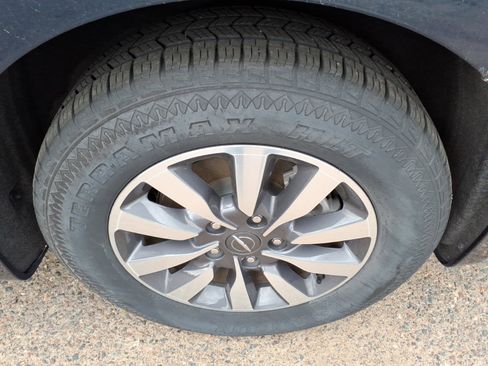 Used 2024 Chrysler Pacifica Limited FWD image 21