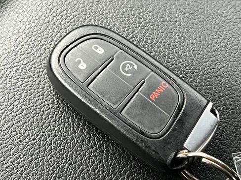 Used 2017 RAM 1500 Sport image 34