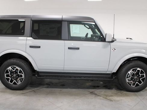 New 2026 Ford Bronco Outer Banks AWD/4WD image 10