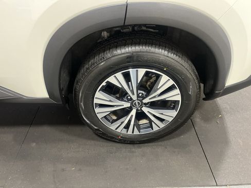 Used 2023 Nissan Rogue SV AWD/4WD image 28