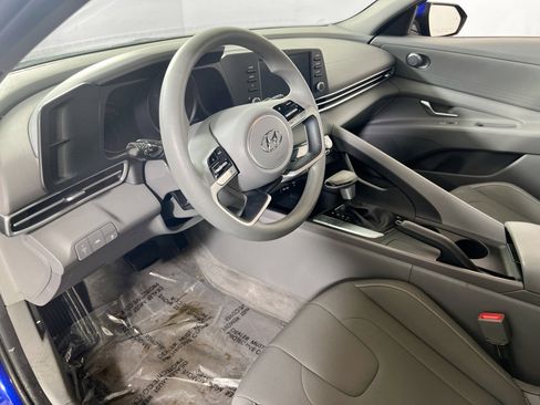 Used 2023 Hyundai Elantra SEL image 9