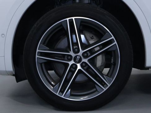 Used 2021 Audi Q5 e Prestige w/ Prestige Package image 42