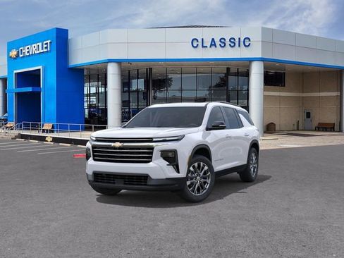 New 2026 Chevrolet Traverse LT w/ Sun and Wheel Package FWD image 8