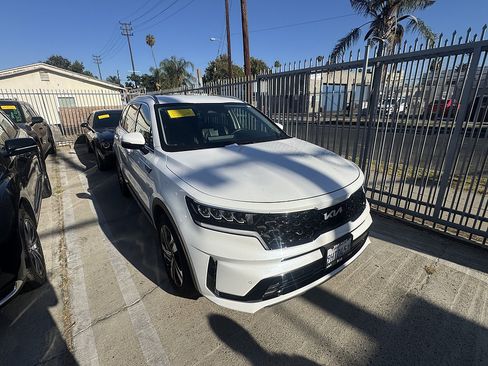 Used 2023 Kia Sorento EX AWD/4WD image 3