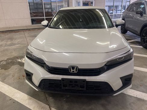 Used 2023 Honda Civic LX image 2