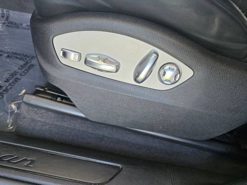 Used 2020 Porsche Macan AWD/4WD image 24
