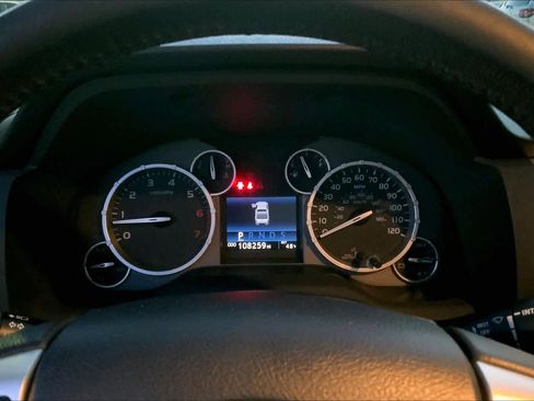 Used 2016 Toyota Tundra Limited image 25